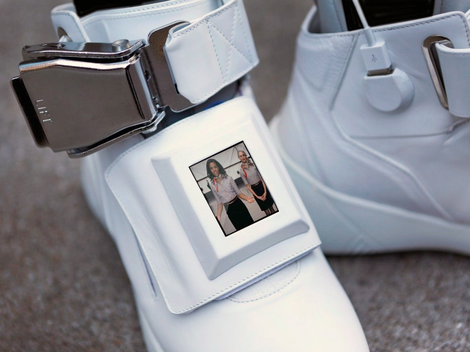 Illustration for article titled Wearing These Sneakers Is Like Flying First Class